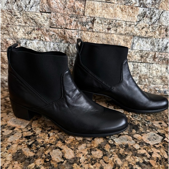 Munro Cate Water Resistant Chelsea Boot Black Leather 7N - Picture 3 of 8